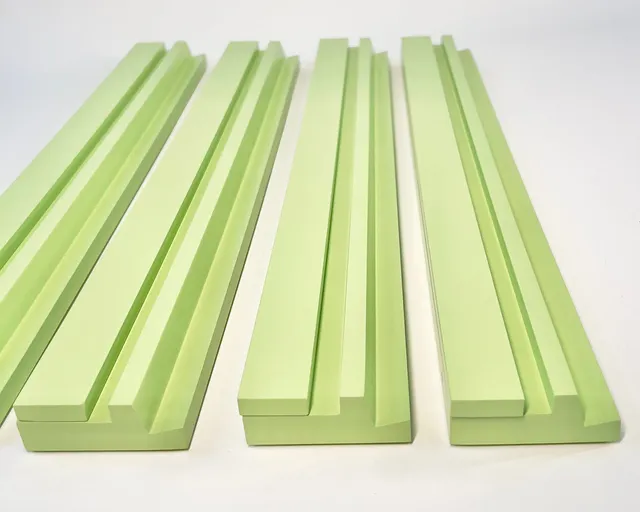 Wooden rack in Key Lime finish, 20 inches, by Charleston Mahjong Club