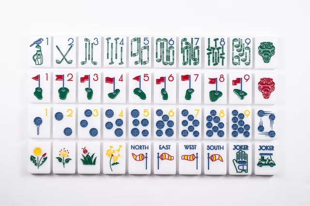 Country Club Winning White mahjong tiles in a leather-trimmed case.